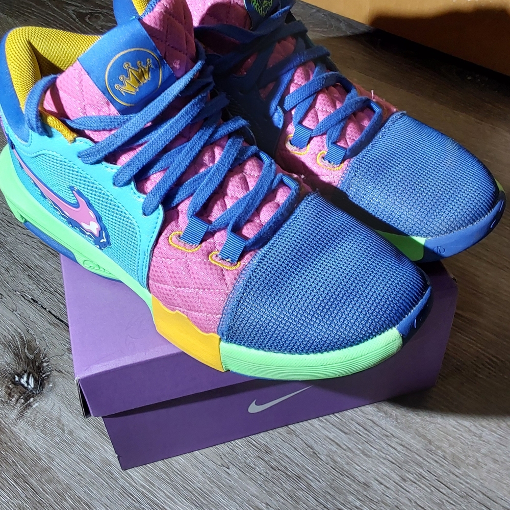 Nike LeBron Witness 8 I Promise School Baltic Blue Playful Pink Size 9.5 Men EUC - Picture 5 of 9